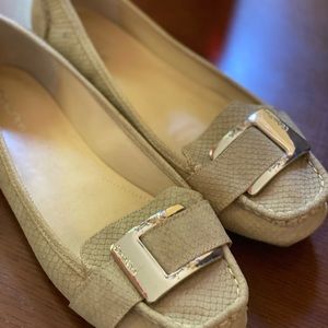 EUC Calvin Klein flats!